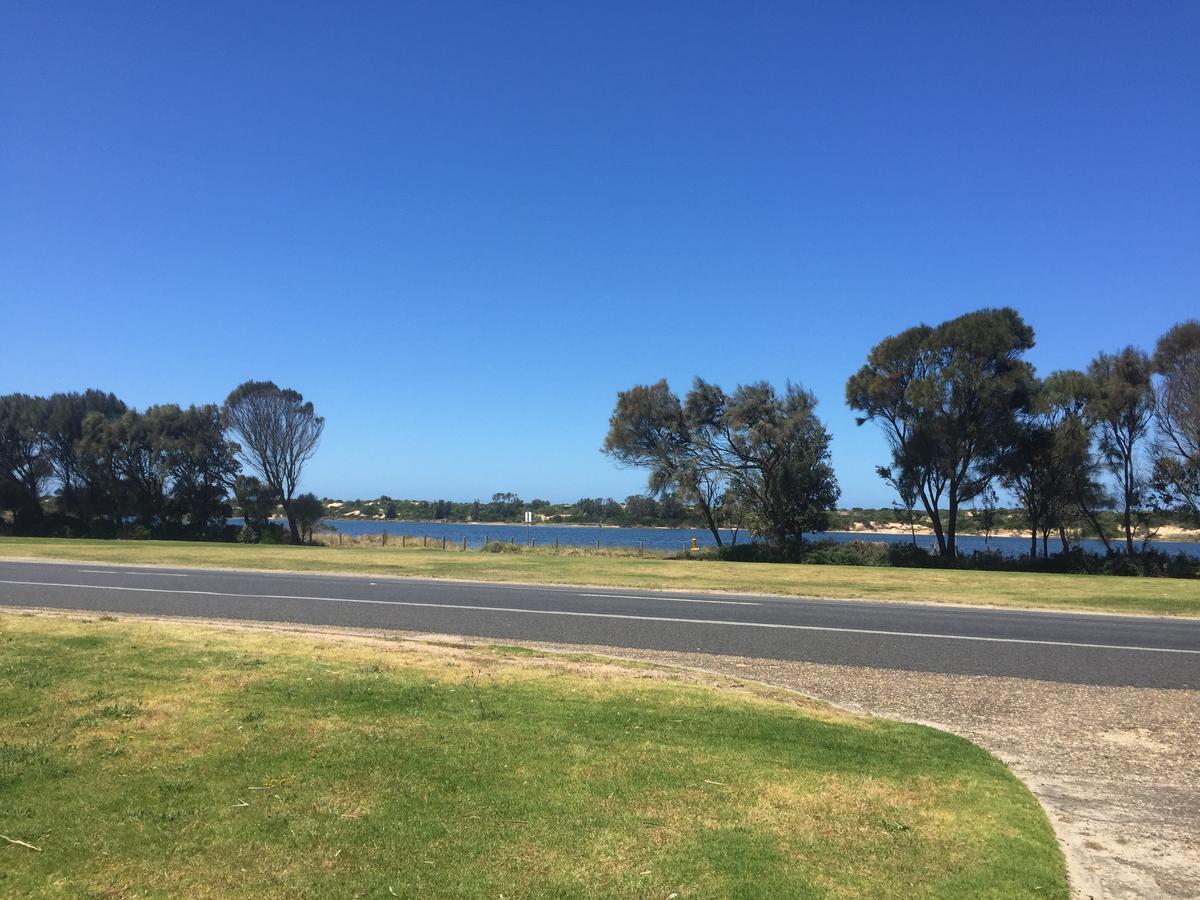 Abel Tasman Waterfront Motel Lakes Entrance Exterior foto
